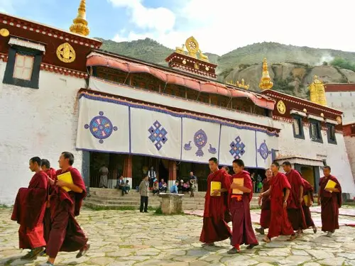 5 Bí Mật Biện Kinh Tu Viện Sera Khiến Du Khách Tò Mò Khi Đến Tây Tạng