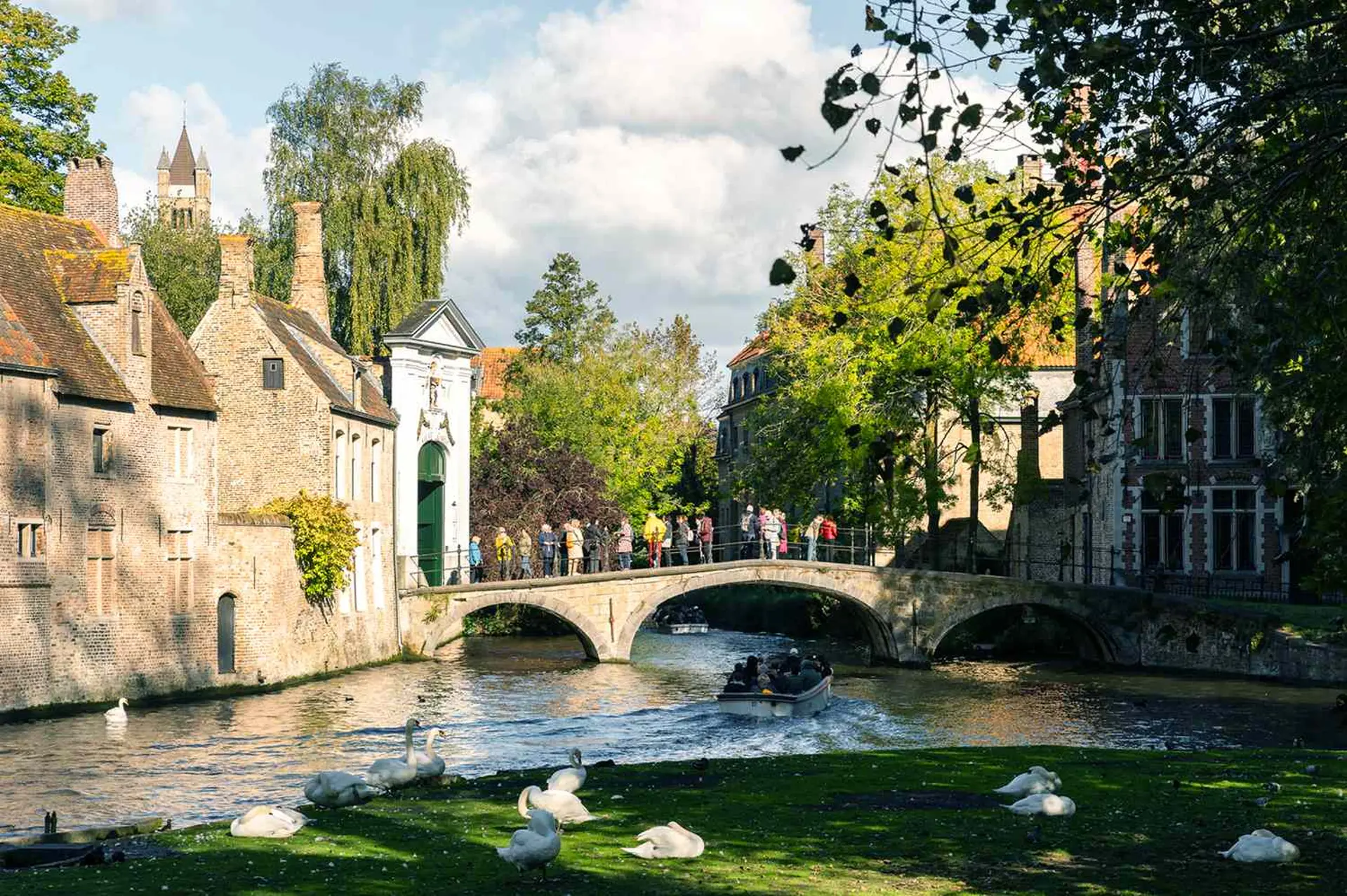 Bruges Bỉ - Phố Cổ Đẹp Như Phim Trường Giữa Châu Âu 2026  