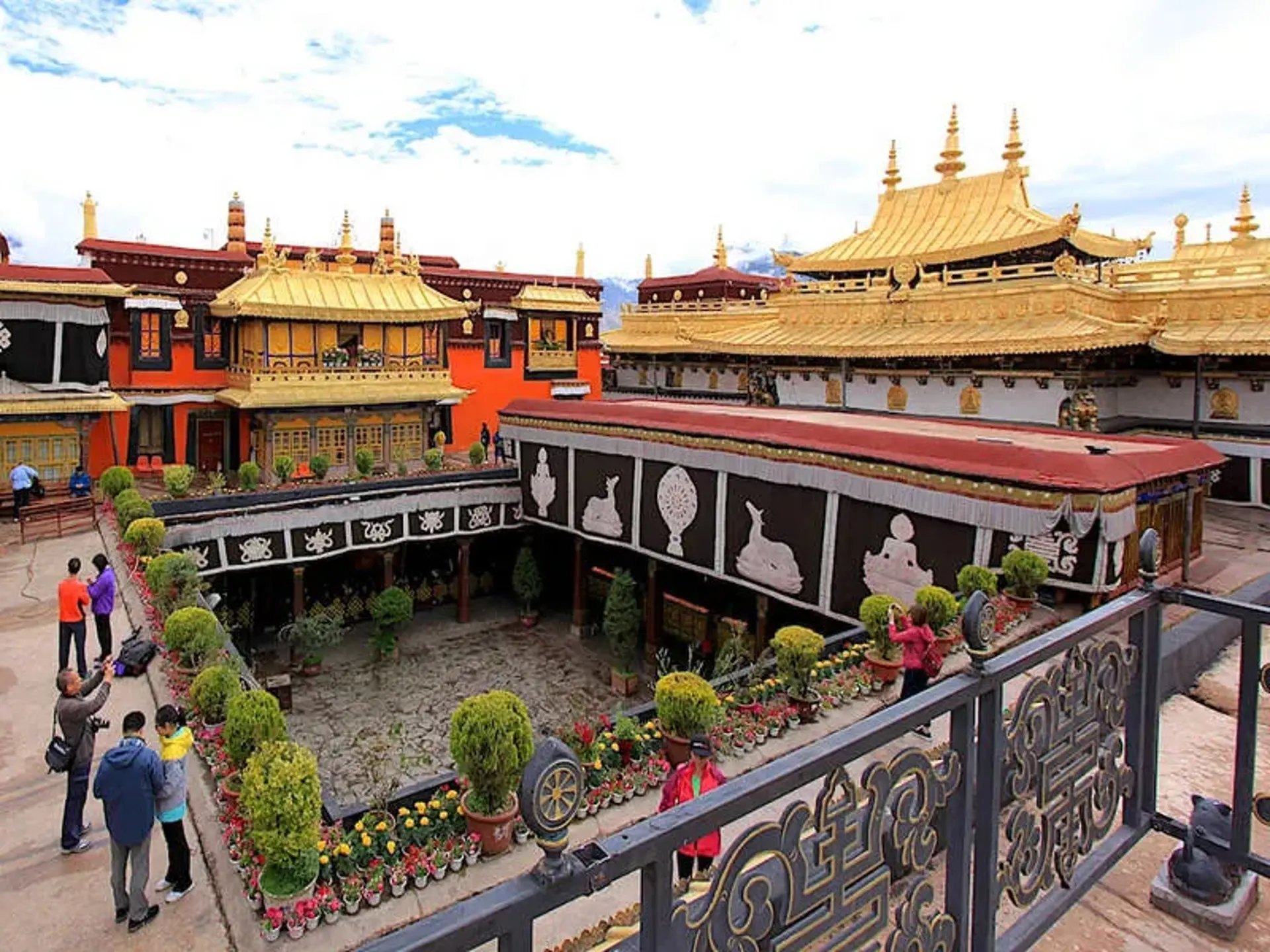 Lịch trình du lịch Tây Tạng chi tiết - Gợi ý hành trình mới nhất 2026 từ Du Lịch Triều Hảo 