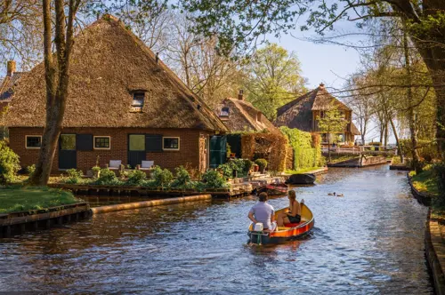 Du lịch Hà Lan có gì nổi bật ngoài hoa tulip? Khám phá xứ sở cối xay gió 2026 