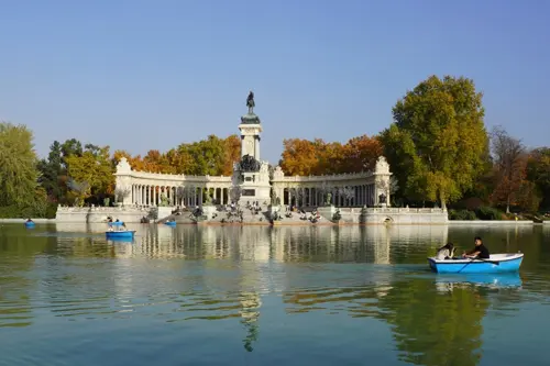 Công viên Retiro Madrid - Điểm dạo chơi xanh giữa lòng thủ đô Tây Ban Nha 