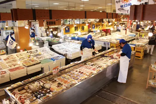 Ẩm thực Nhật Bản mùa thu – Trải nghiệm cá thu đao và hạt dẻ nướng