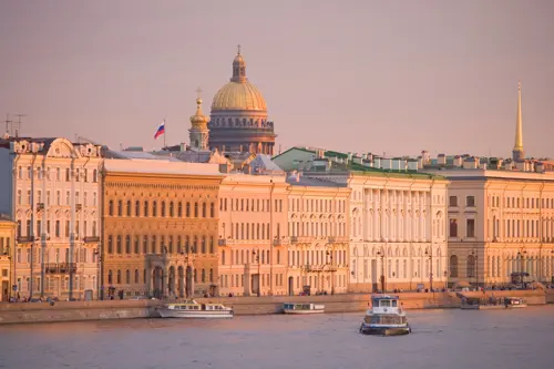 Lễ hội Bạch Dạ ở Saint Petersburg – Khi Nước Nga Không Có Đêm Đen