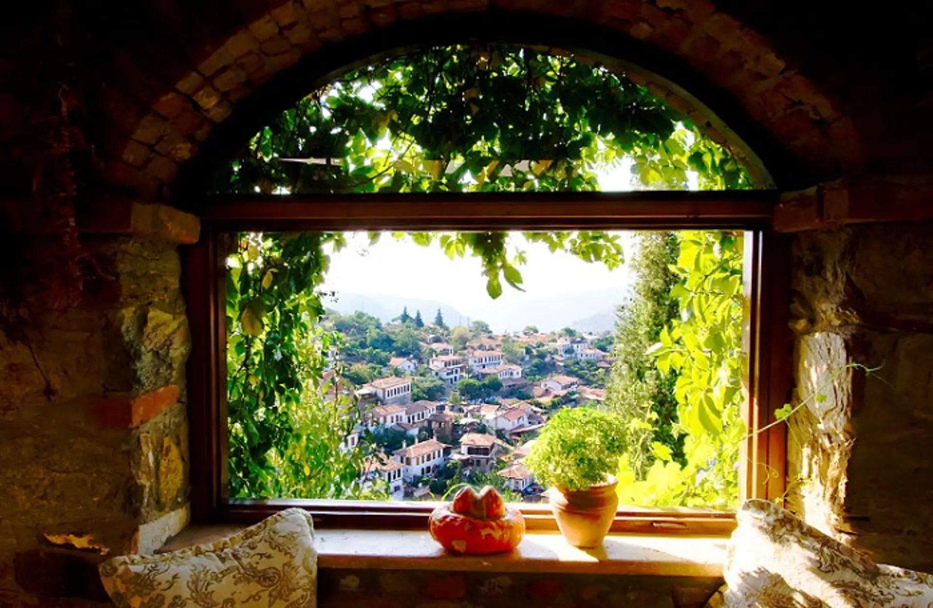 Du lịch Thổ Nhĩ Kỳ 2025 | Hành trình đến làng cổ Sirince và rượu vang trứ danh