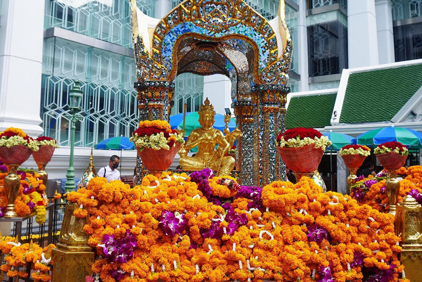 Đền Erawan - Nơi linh thiêng cầu may giữa trung tâm Bangkok nổi tiếng 2025