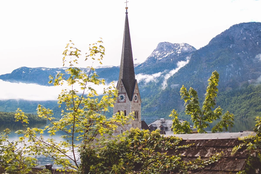 Du lịch Hallstatt mùa xuân 2026 – Ngôi làng đẹp nhất thế giới có gì đặc biệt?