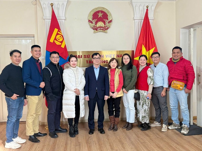Du Lịch Triều Hảo Thăm Đại Sứ Quán Việt Nam Tại Mông Cổ