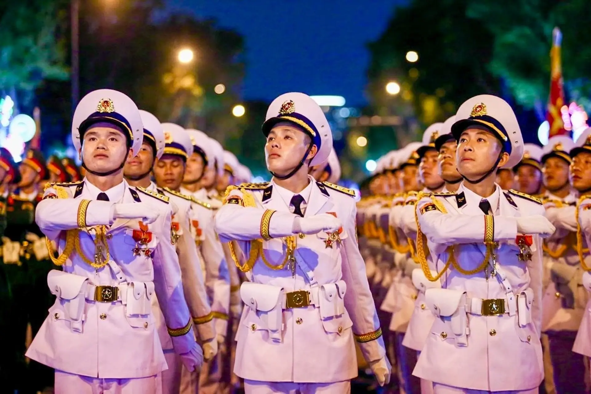 Lịch Trình Các Hoạt Động Diễu Binh, Diễu Hành Kỷ Niệm 30/4: Bắt Đầu Với Sơ Duyệt Cấp Nhà Nước Tối 25/4