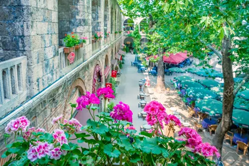 Chợ tơ lụa Koza Han – Trải nghiệm con đường tơ lụa giữa lòng Bursa