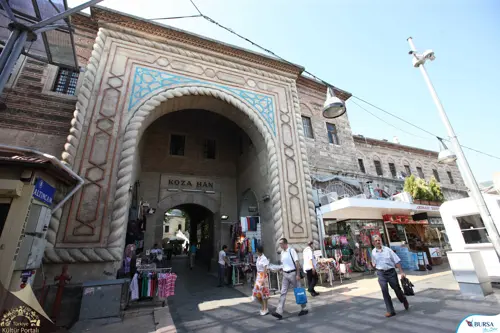 Khám phá Koza Han – Chợ tơ lụa ngàn năm giữa lòng Bursa
