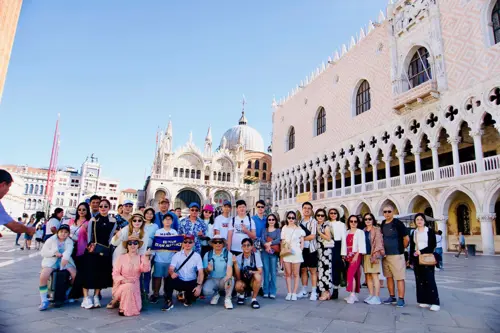 Hành Trình Khám Phá Du Lịch Châu Âu: Pháp - Thụy Sĩ - Ý - Vatican