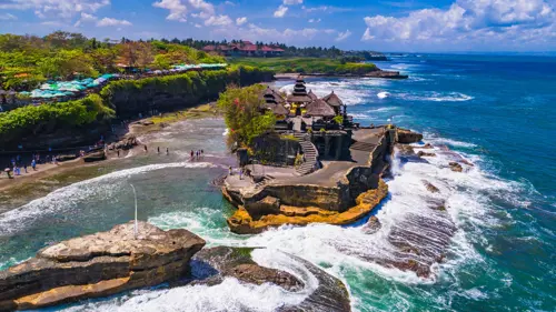 Đền Tanah Lot Bali – Biểu tượng tâm linh giữa biển khơi huyền bí